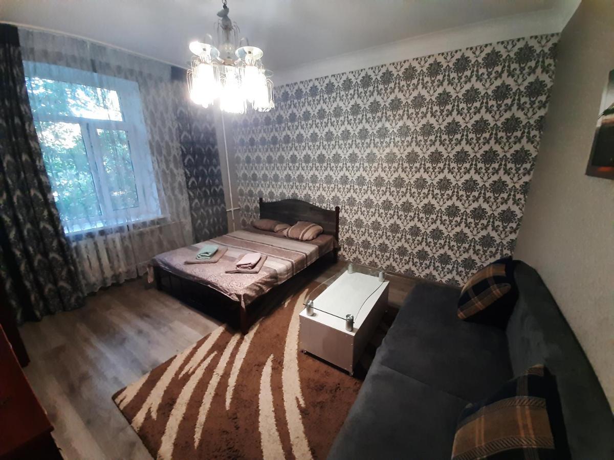 Apartment 2 Bed Rooms Near Aristokrat Zaporizhia Exterior foto